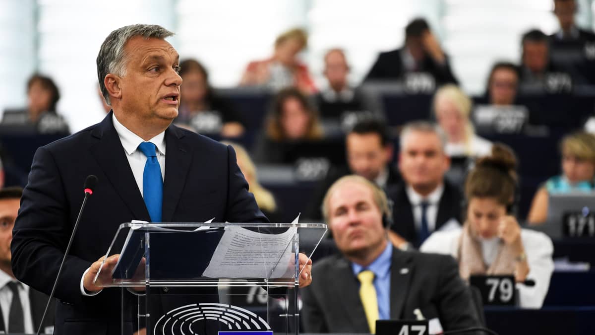 Viktor Orban puhuu Euroopan parlamentissa 11. syyskuuta.