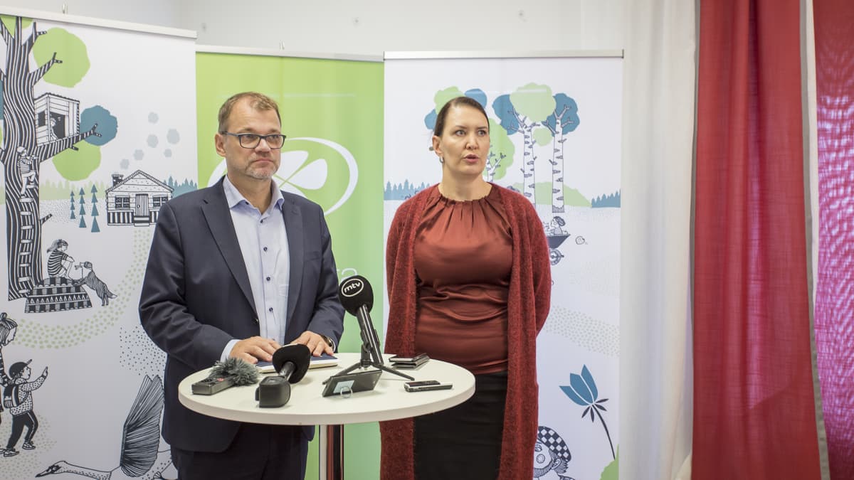 Pääministeri Juha Sipilä ja puoluesihteeri Riikka Pirkkalainen