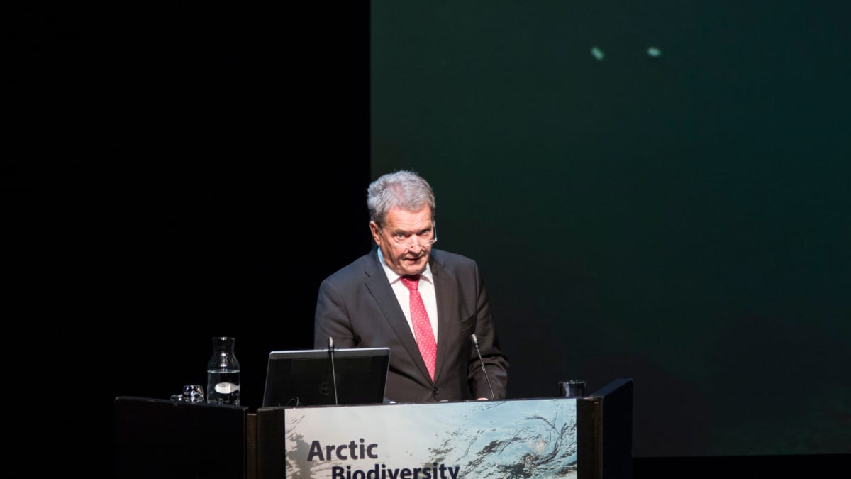 Arktiseen biodiversideettikongressiin Rovaniemellä osallistuneille tutkijoille presidentillä oli yksi pyyntö: "Jatkakaa keskustelua, tarvitsemme ääntänne."
