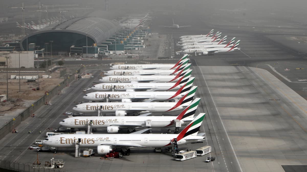 Emirates Airlinesin koneita Dubain lentokentällä