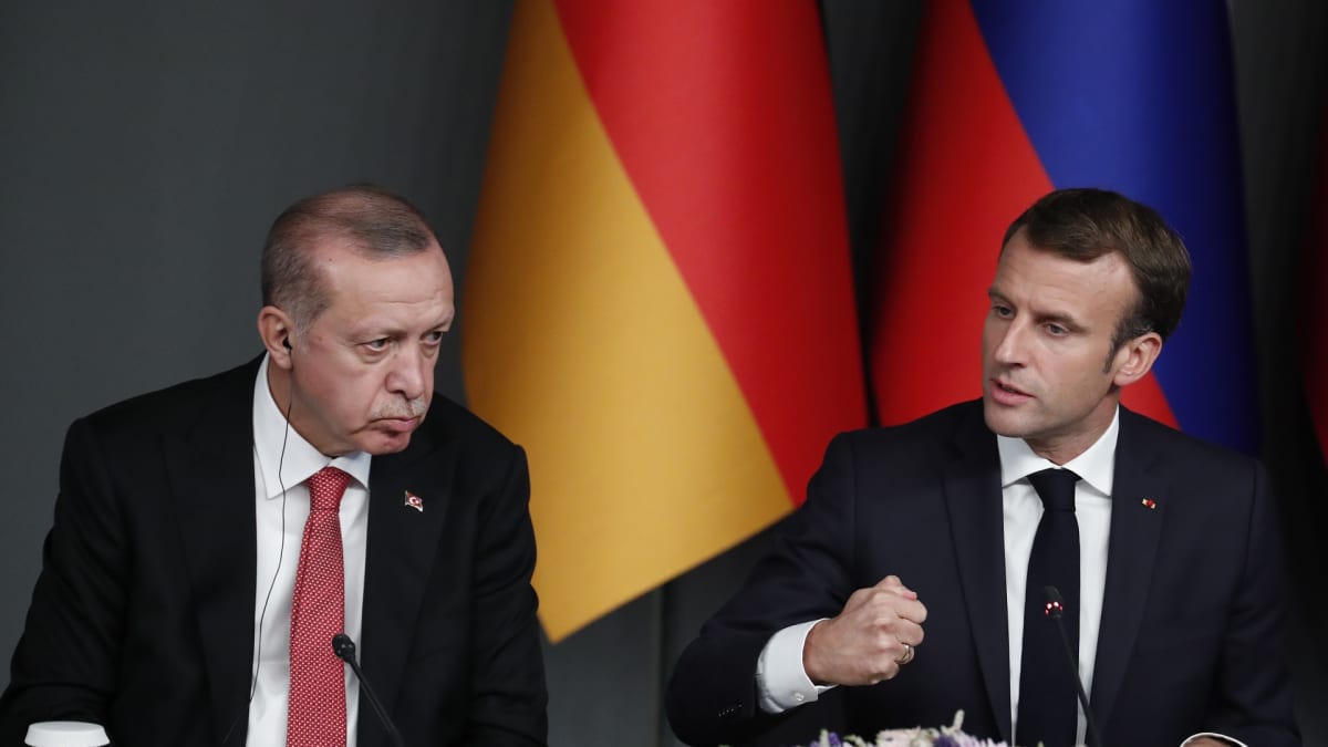 Turkin presidentti Recep Tayyip Erdogan ja ranskan presidentti Emmanuel Macron