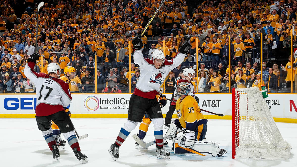 Mikko Rantanen juhlii maalia Nashvillea vastaan