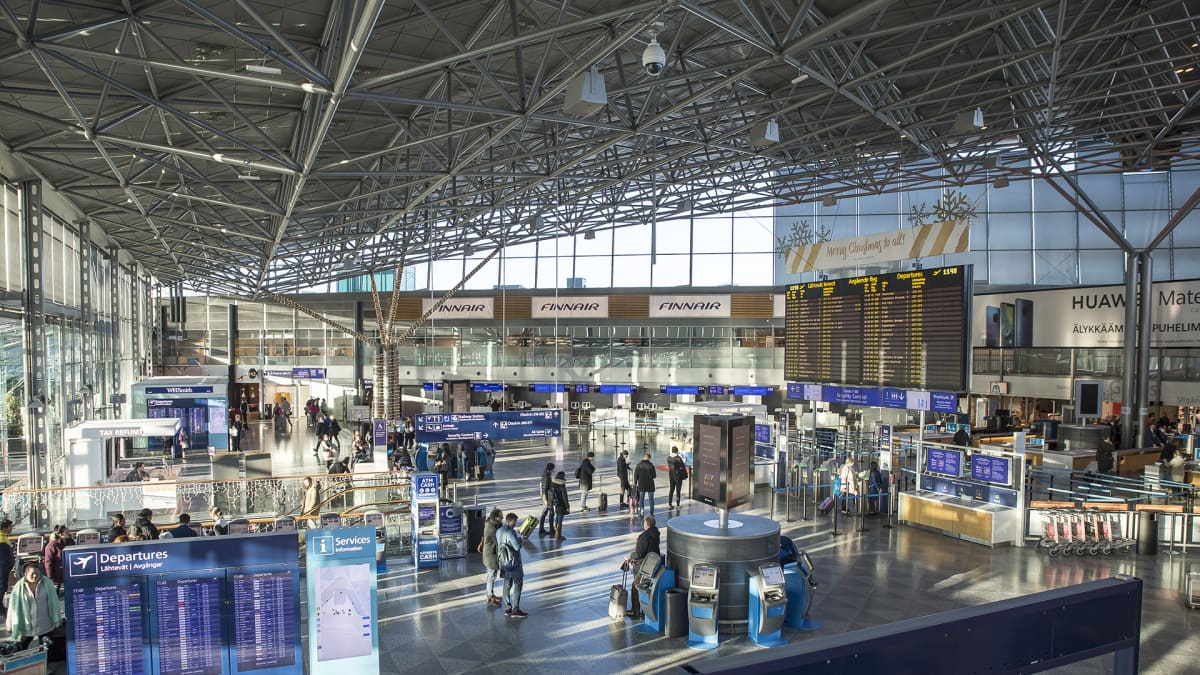 Terminaali kaksi sisältä Helsinki-Vantaan lentoasemalla