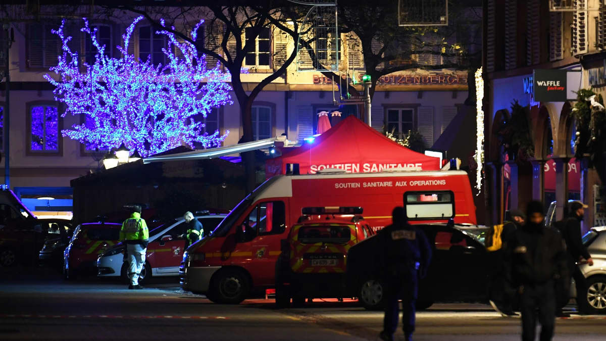 Strasbourgin joulutori muuttui ampumisen jälkeen pelastushenkilöstön ja turvallisuusviranomaisten toimialueeksi.