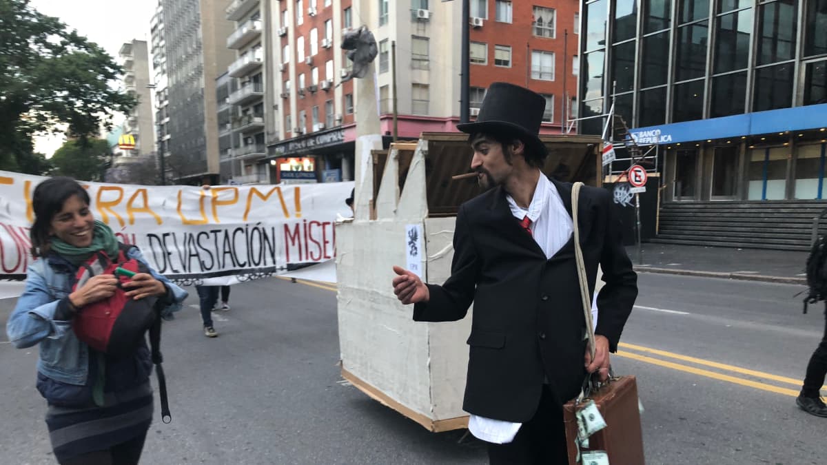 Mielenosoitus UPM:n Uruguayn sellutehdashanketta vastaan