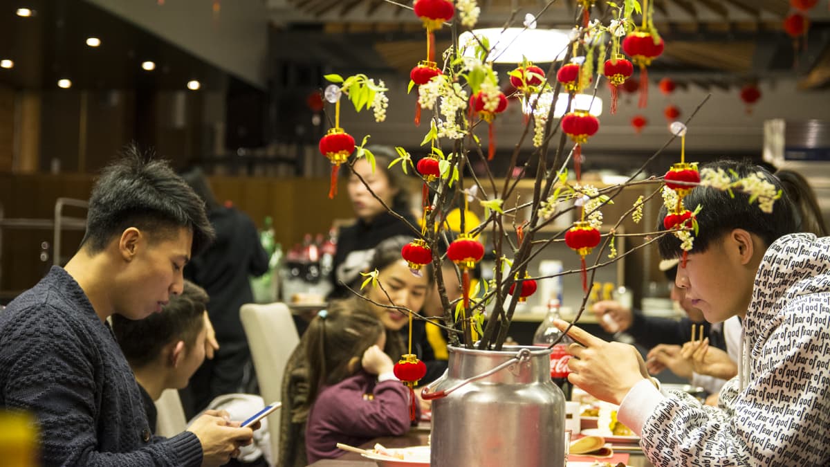 Kiinalaiset ravintolassa Vuokatissa. 