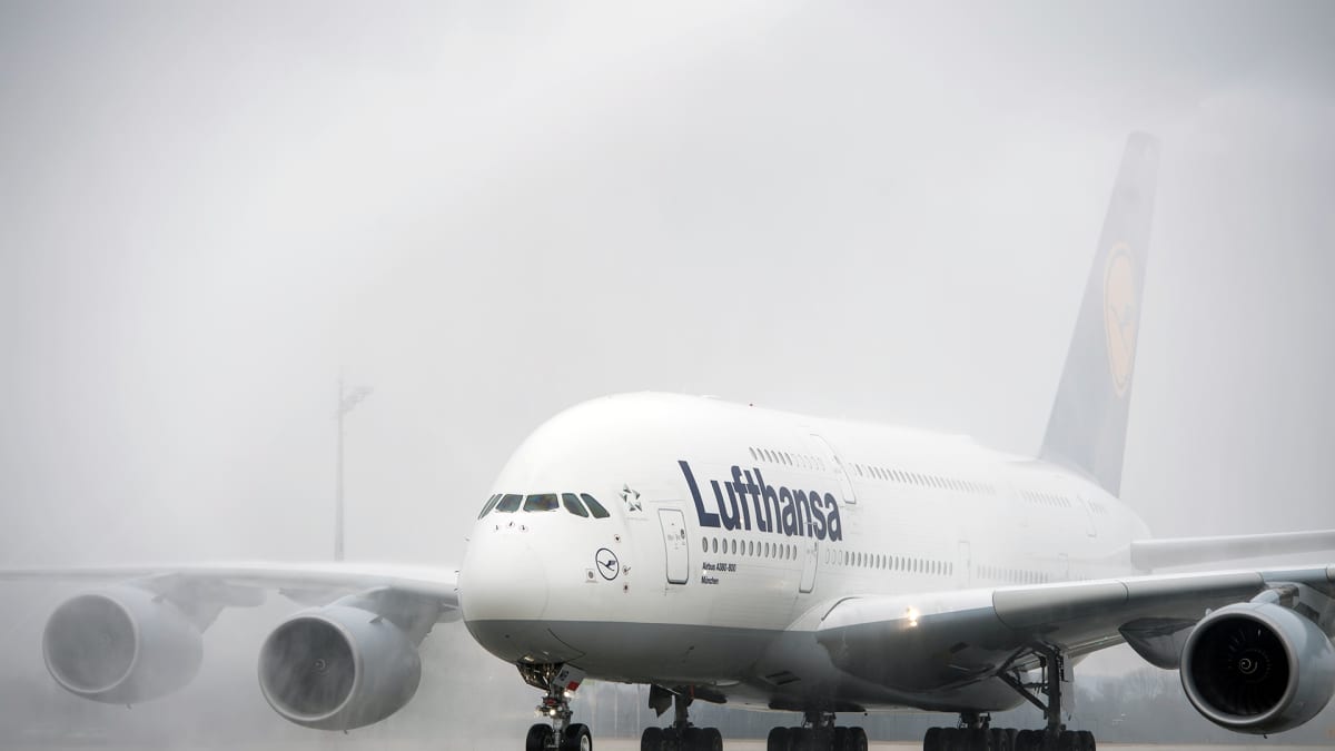 Lufthansan  Airbus A380 -jumbojetti München lentokentällä