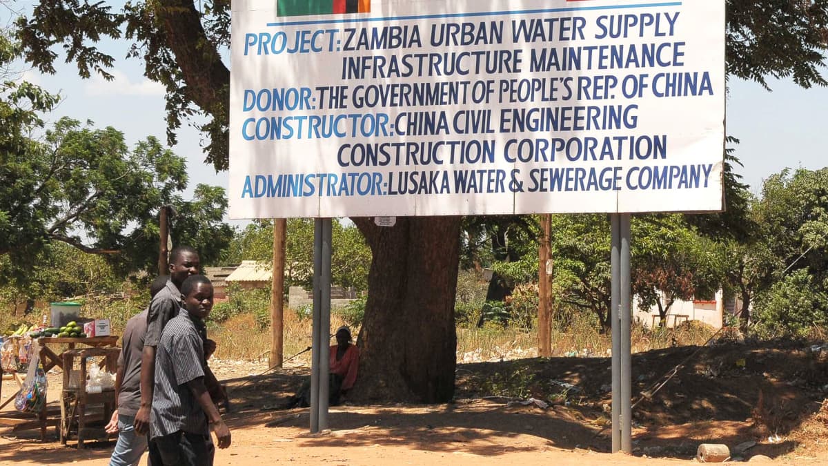 Vesijohtotyömaa Sambiassa