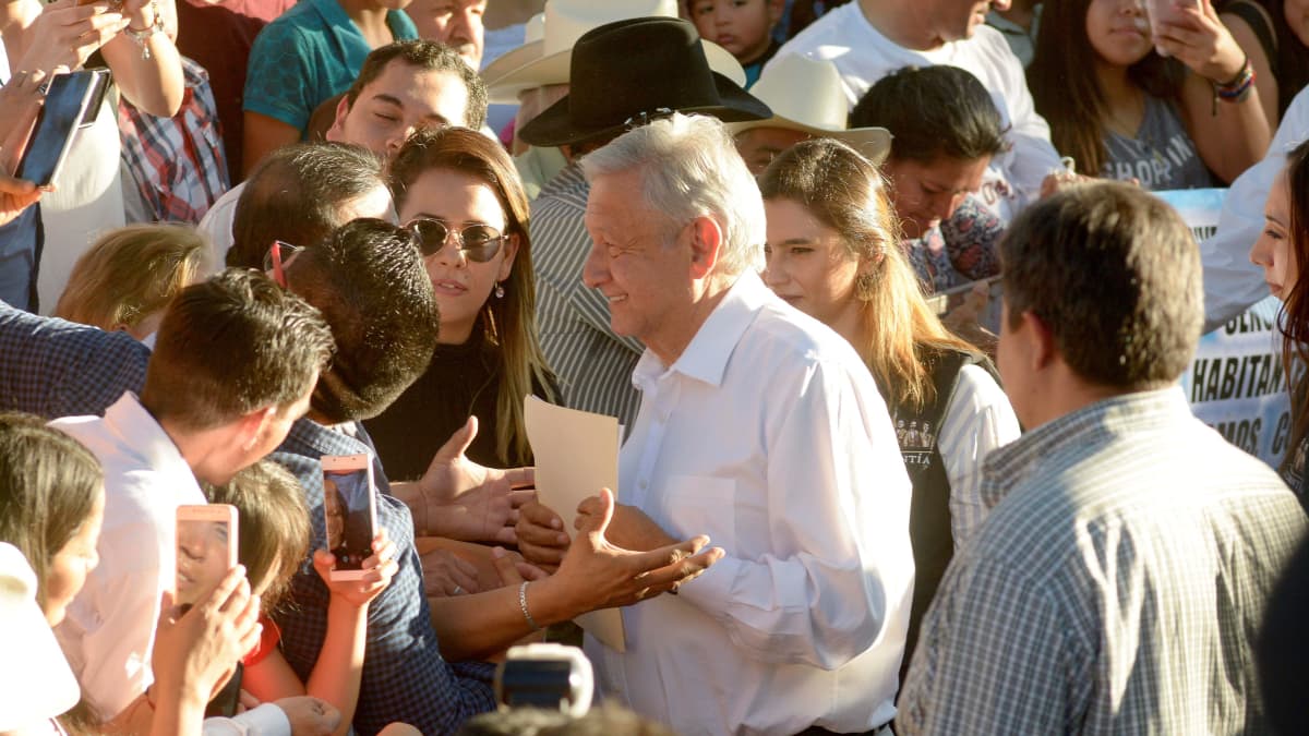 Meksikon presidentti Andrés Manuel López Obrador korosti, ettei ihmisiä voi leimata asuinpaikkansa perusteella vieraillessaan huumepomo Joaquin "El Chapo" Guzmanin kotiseudulla.
