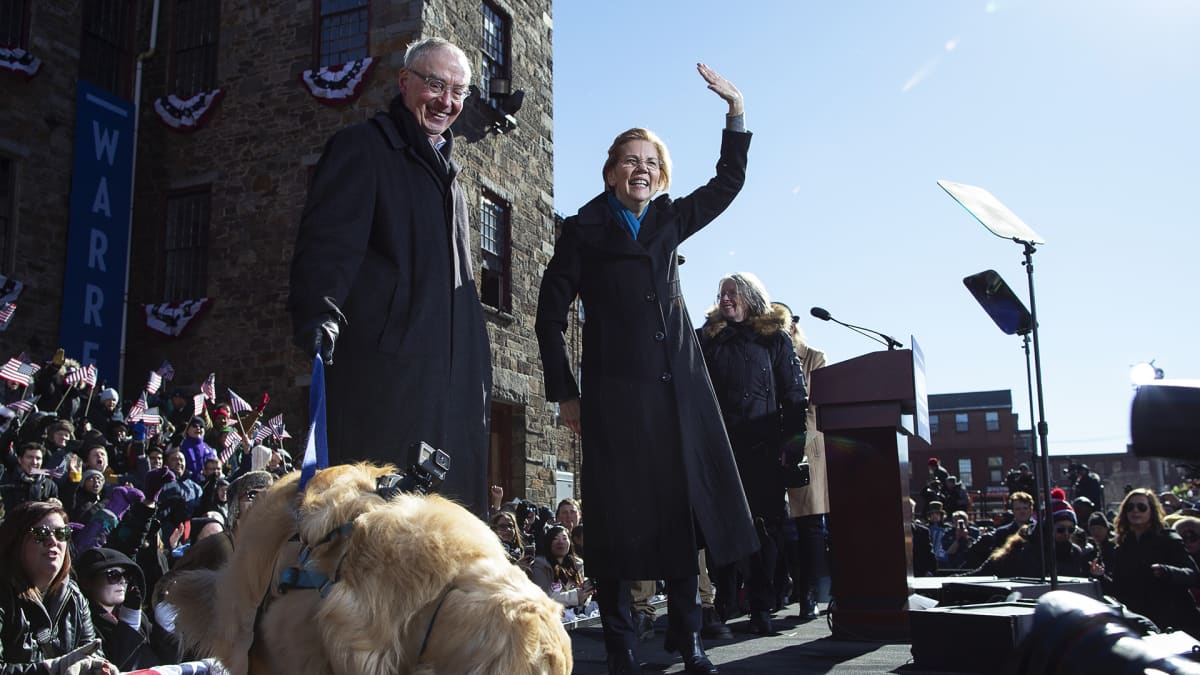 Elizabeth Warren ilmoitti ehdokkuudestaan Lawrencessa helmikuussa 2019.