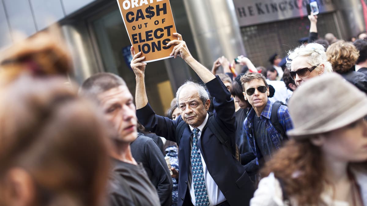 Occupy Wall Street -liikkeen mielenosoittajia New Yorkissa syyskuussa 2012.