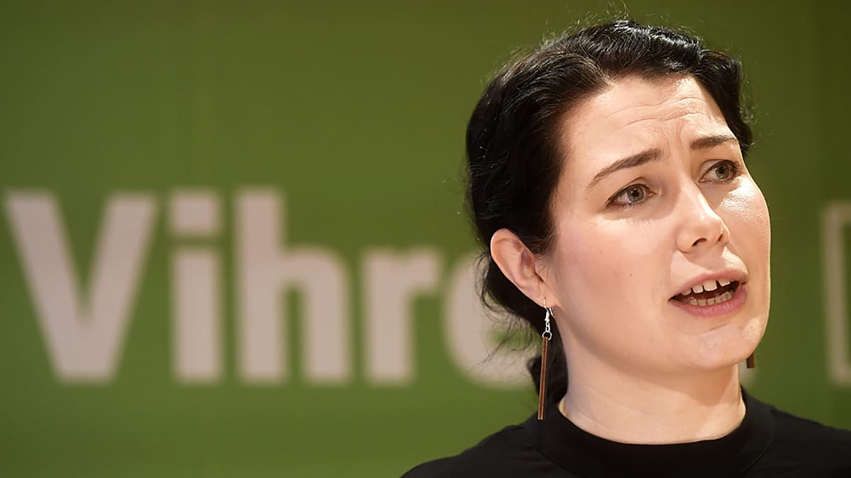 Eduskunnasta tyrmätään epäily rikkinäisestä napista kansalaisaloite