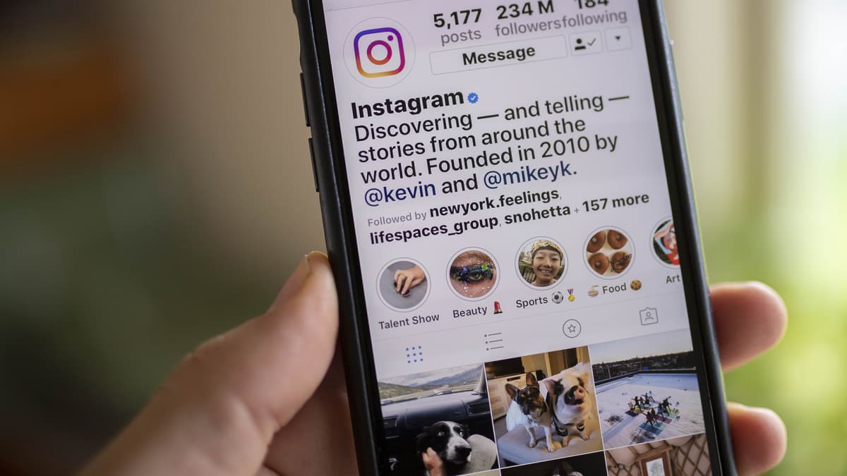 Instagram kännykän näytöllä
