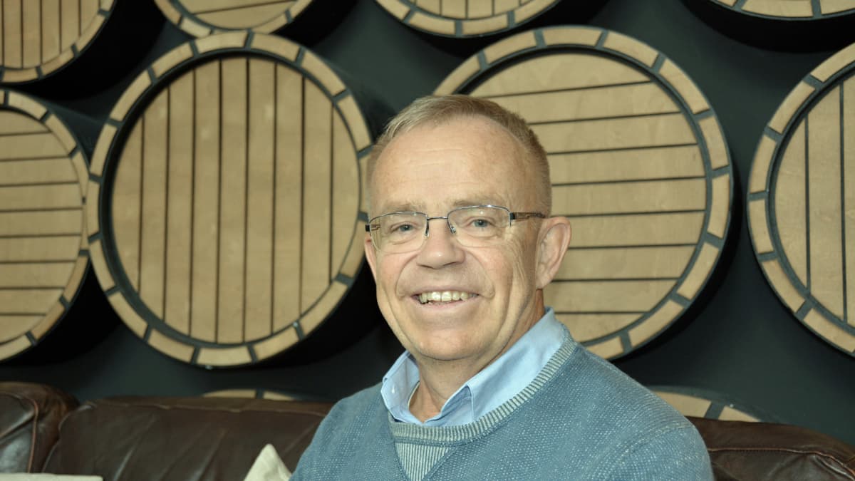 Professori, ylilääkäri Peter Strang.