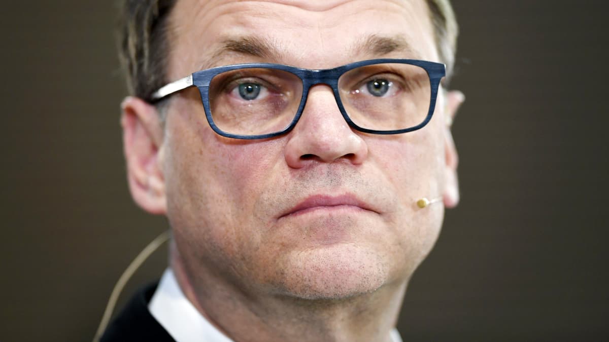 Juha Sipilä eduskuntavaalien median tulosillassa Helsingissä.