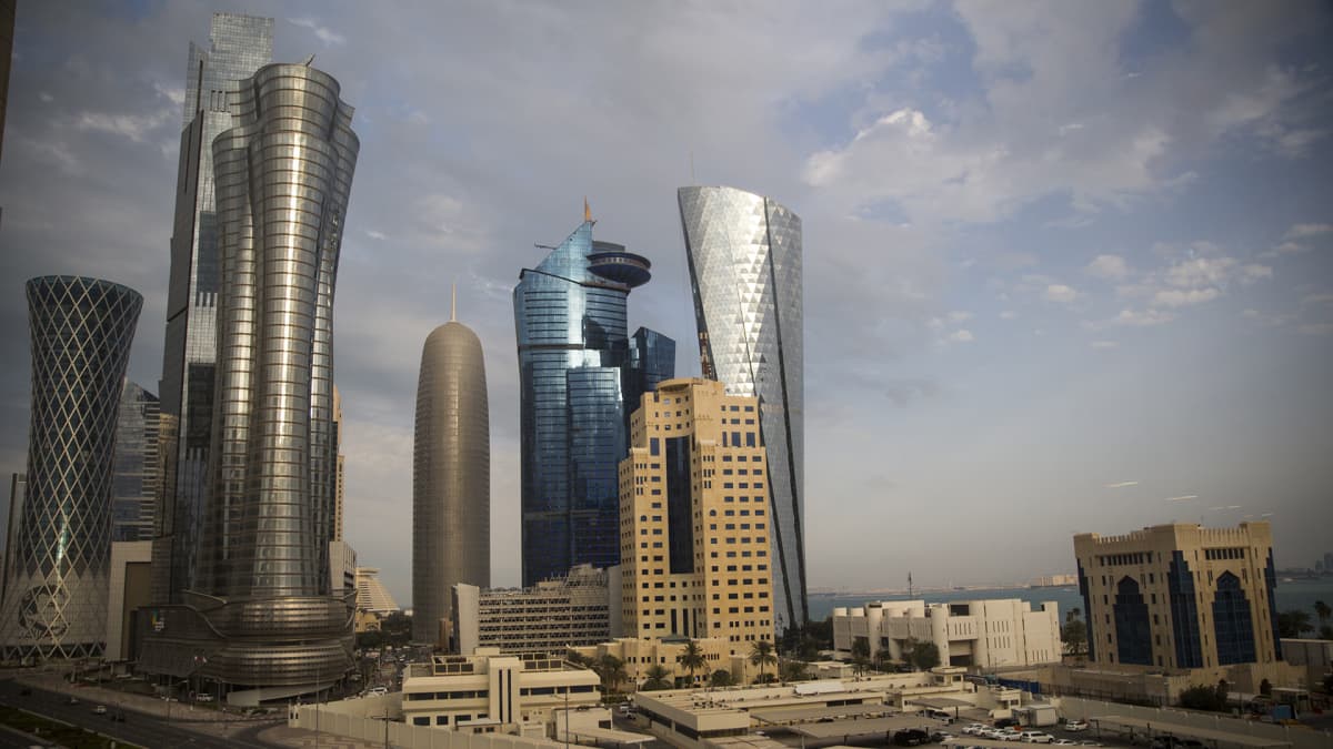 Qatarin pääkaupunkiin Dohaan nousee uusia pilvenpiirtäjiä hurjalla vauhdilla. 