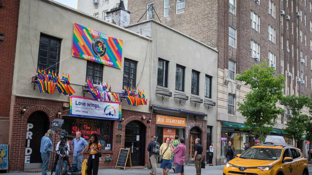 Ulkokuva Stonewall Inn –baarista.