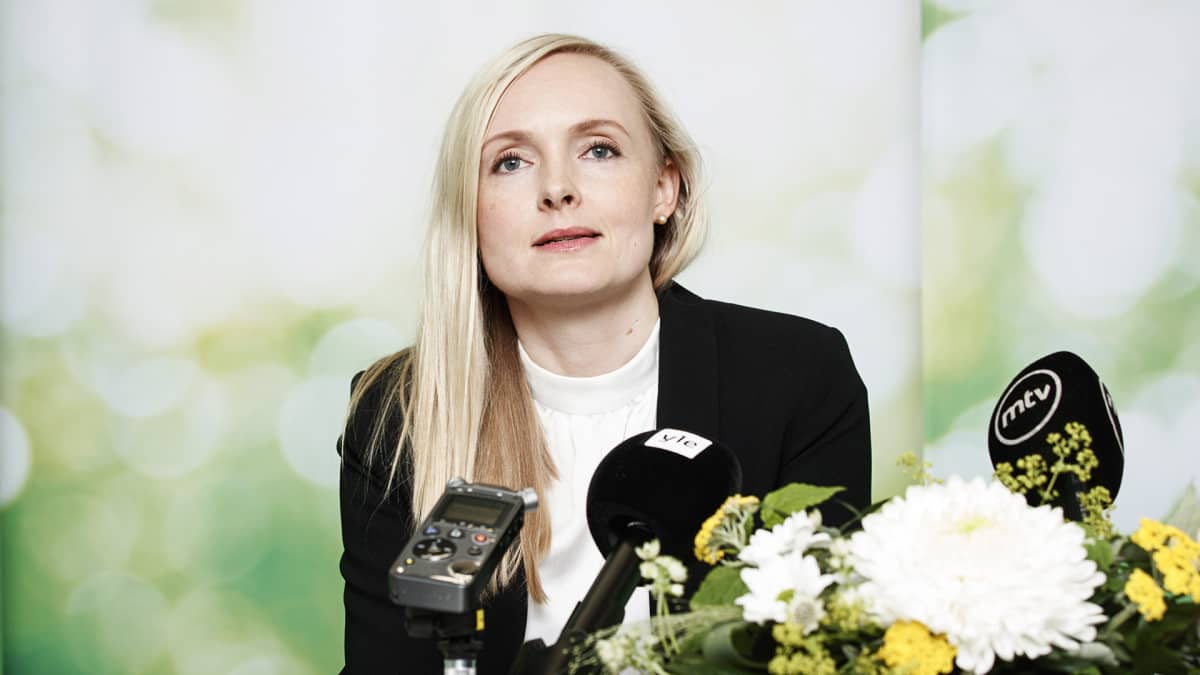 Vihreiden puheenjohtajaksi valittu Maria Ohisalo tiedotustilaisuudessa vihreiden puoluekokouksessa Porissa 15. kesäkuuta