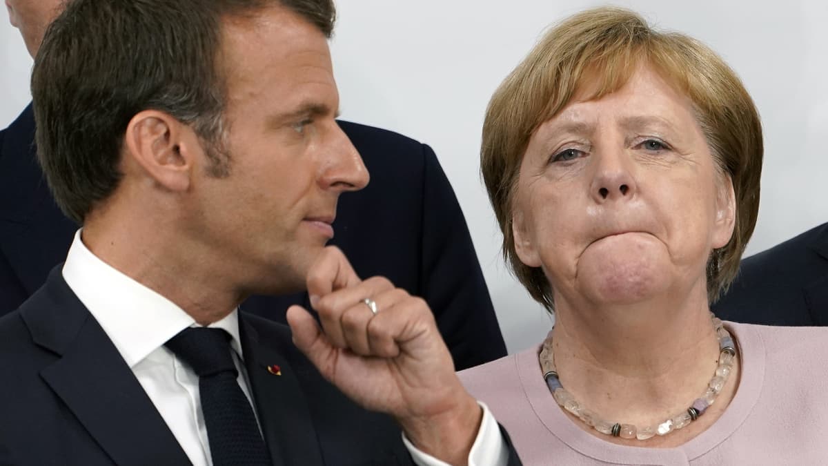  Emmanuel Macron ja Angela Merkel.