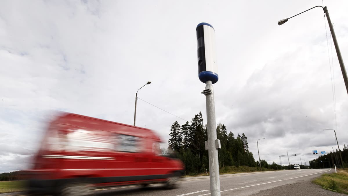 Uusi liikenteenvalvontakamera Valtatie 6:n varrella Kouvolassa