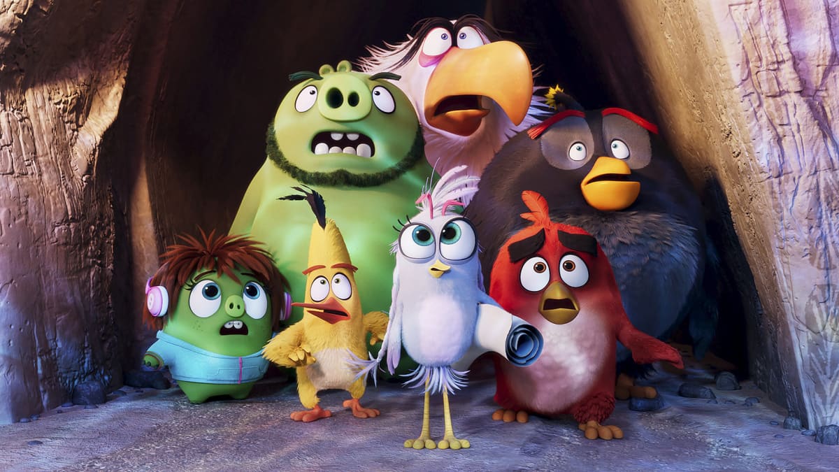 Angry Birds -elokuva 2 - Kuvassa (takana vasemmalta) Leonard, Mahti Kotka ja Pommi, sekä (edessä vasemmalta) Leonardin apulainen Courtney, Sakke, Silver ja Red. 