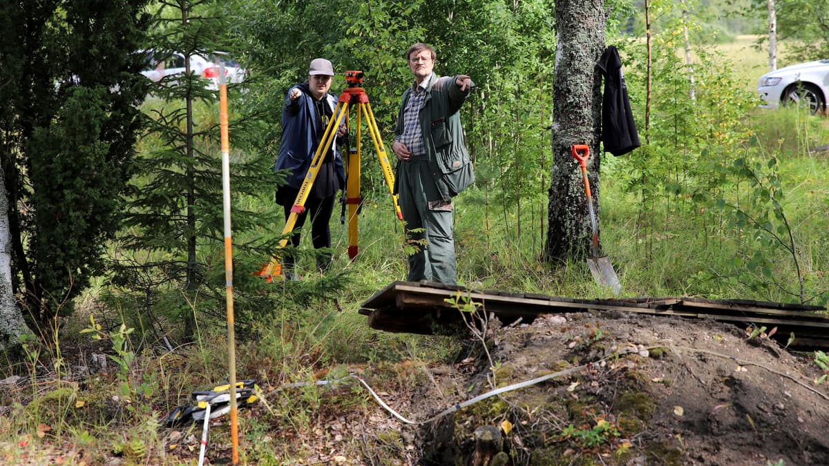 hevoshaudan paikkaa karoitetaan mittalaitteella