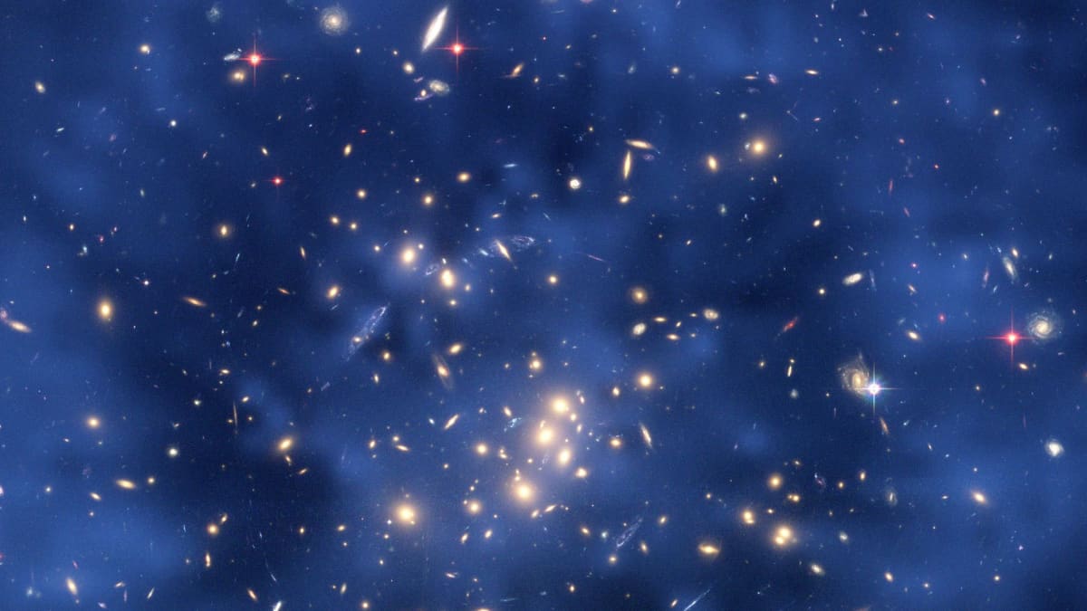 Hubblen kuvaama pimeän aineen rengas galaksiklusterissa CI 0024 17
