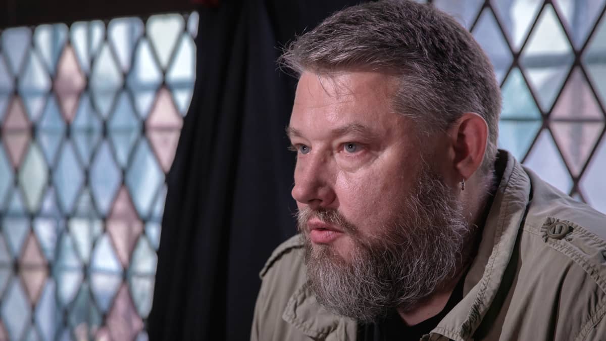 Virolainen kirjailija Indrek Hargla 