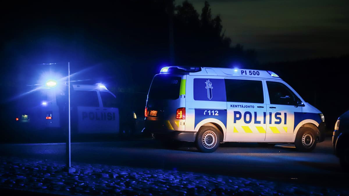 Timinsaarentien risteyksessä poliisin tiesulku 25. elokuuta.