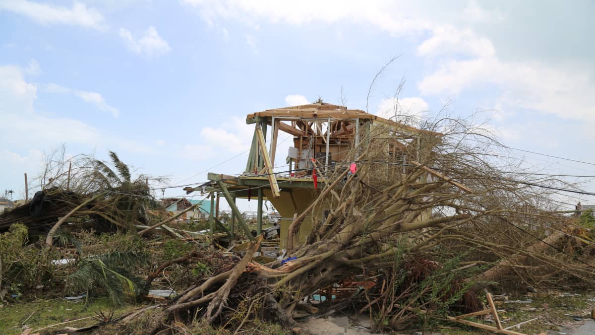 Yhdysvaltojen rannikkovartioston kuvassa näkyy Dorian-hurrikaanin tekemiä tuhoja Bahamasaarilla.