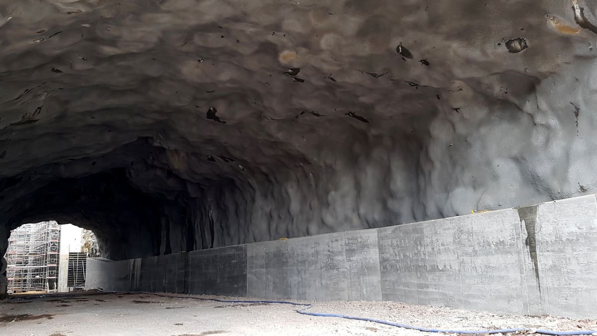 Kimolan kanavan tunnelin sisällä