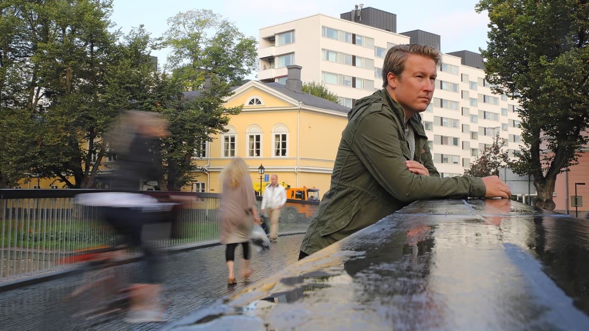 Joni Vainio Turussa Kirjastosillalla.