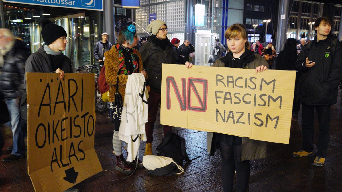 Ilman natseja -mielenosoitus Helsingissä.