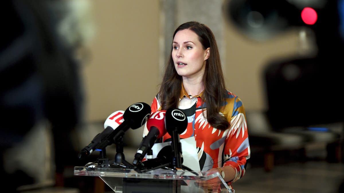 Pääministeri Sanna Marin piti eduskunnan valtiosalissa Helsingissä lyhyen tiedotustilaisuuden hallituksen al-Hol -linjauksesta 16. joulukuuta. 