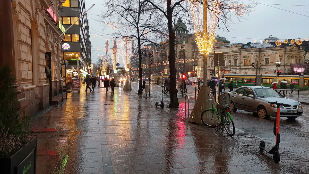Mannerheimintie joulunalusaikaan. 