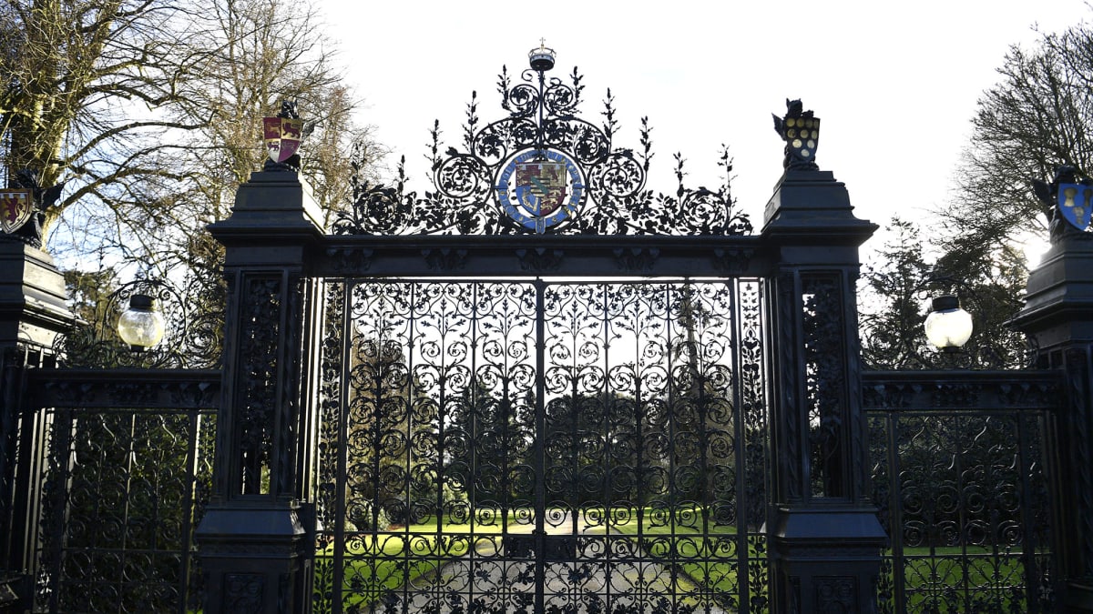 Sandringham kartanon suljettu portti.