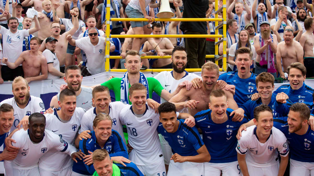 Suomen miesten jalkapallomaajoukkue