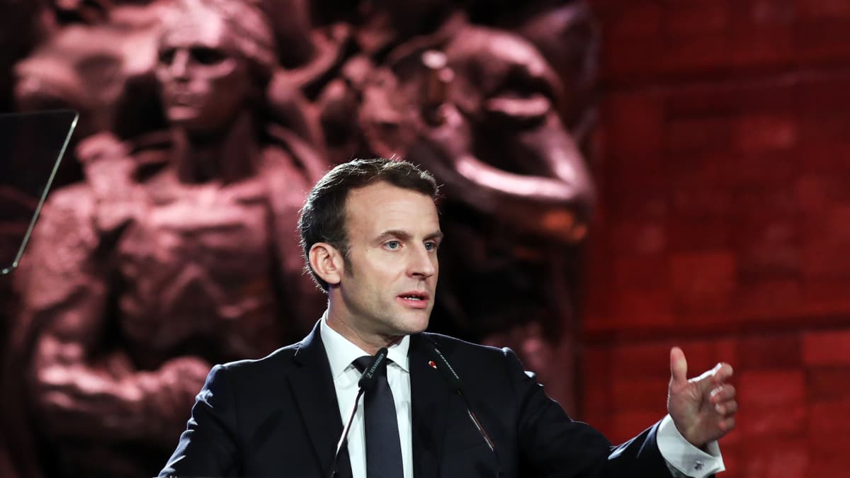 Ranskan presidentti Emmanuel Macron  puhuu holokaustin päättymisen juhlassa Jerusalemissa.