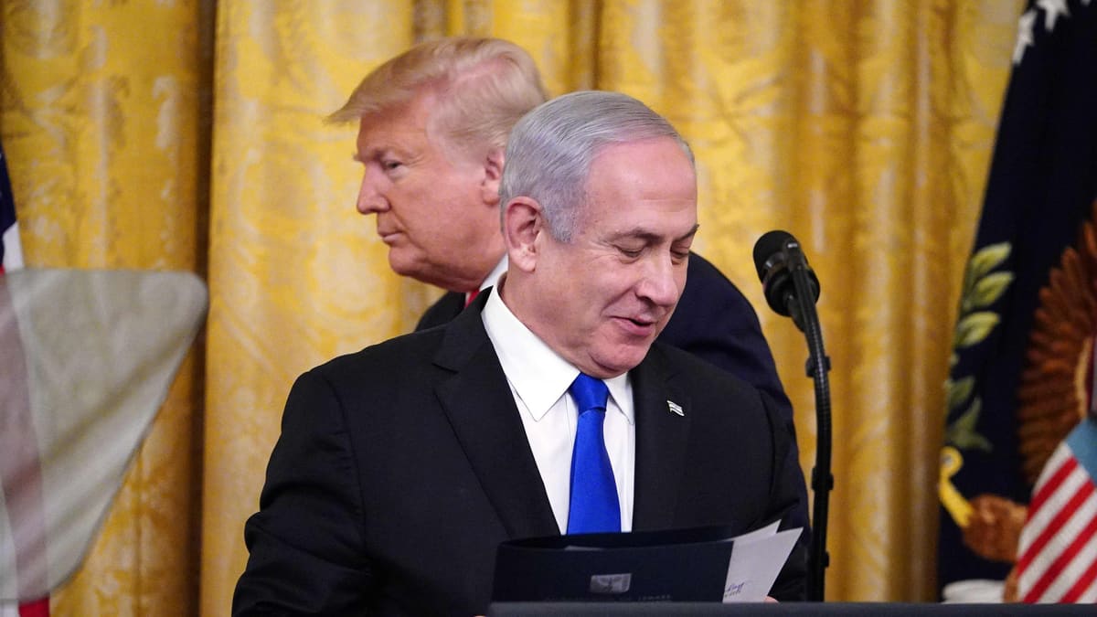 Donald Trump ja Benjamin Netanjahu Valkoisessa talossa. 