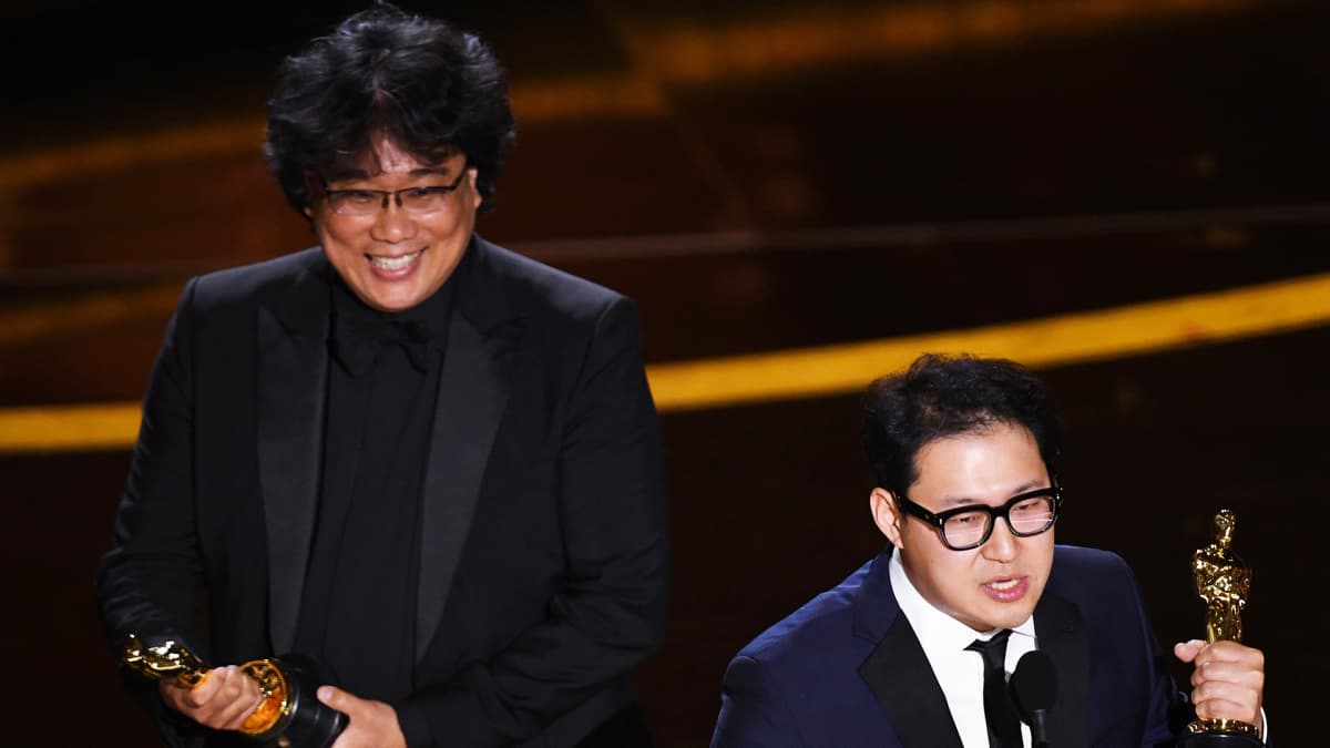 Parhaasta käsikirjoituksesta palkittiin  Bong Joon Ho ja Han Jin Won elokuvasta Parasite.