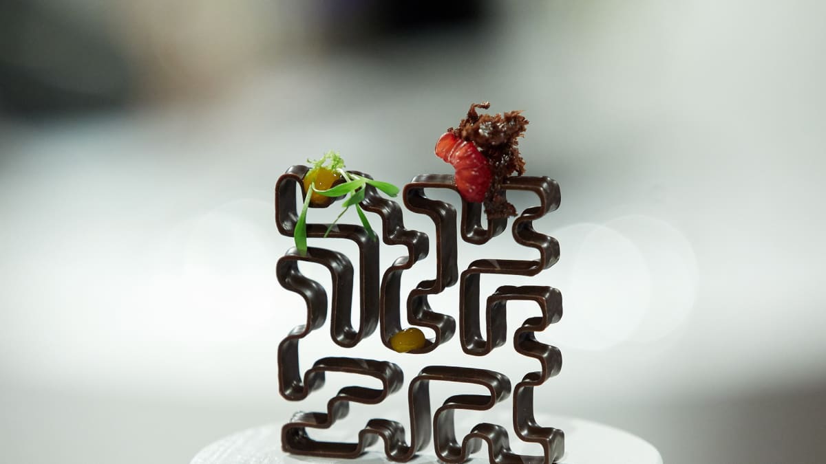 Maailman ensimmäinen 3D-suklaatulostimella valmistettu suklaaveistos. Jordi Rocka. Girona, espanja.