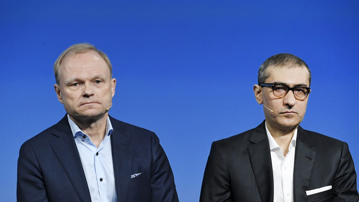 Nokian uusi toimitusjohtaja Pekka Lundmark sekä väistyvä toimitusjohtaja Rajeev Suri.