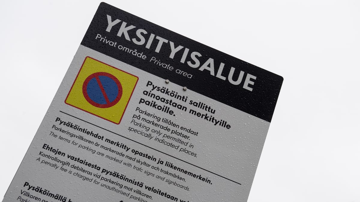 Yksityinen pysäköintialue.
