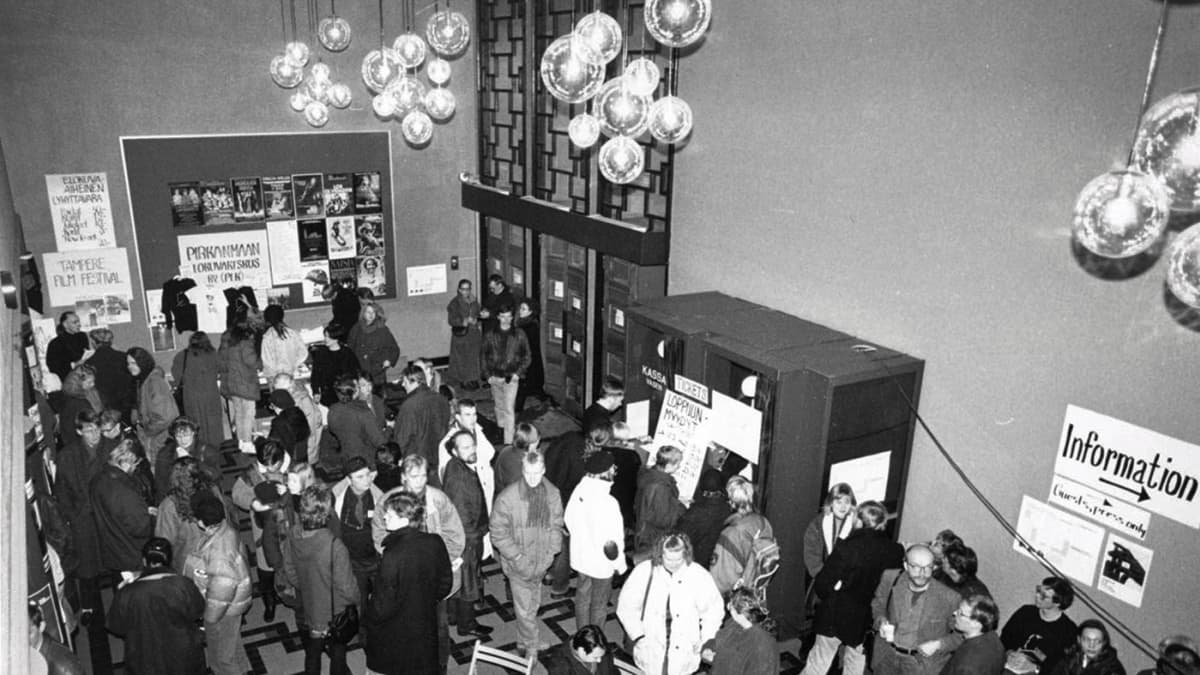 Kinopalatsin aula 1991 Tampereella