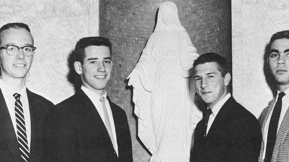 Joe Biden opiskellessan Archmere Academyssa 1950-luvulla. Biden toinen vasemmalta.