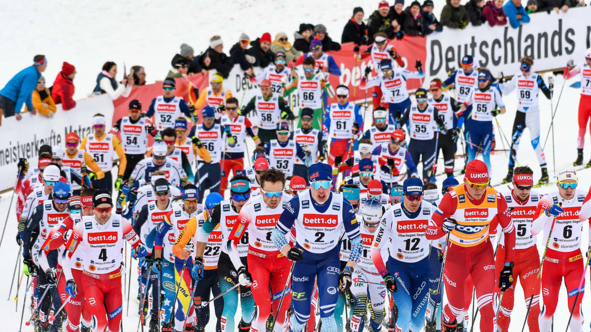 Kansainvälisen hiihtoliiton FIS:n alaiset kilpailut kokevat ensi talven lumilla mullistuksen, kun jo neljänä vuosikymmenenä peräkkäin tehokkaimmaksi havaittujen fluorivoiteiden käyttö kielletään.