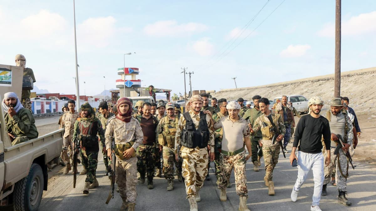 Etelän siirtymäneuvoston STC:n asemiehiä Adenissa 26.4.2020.