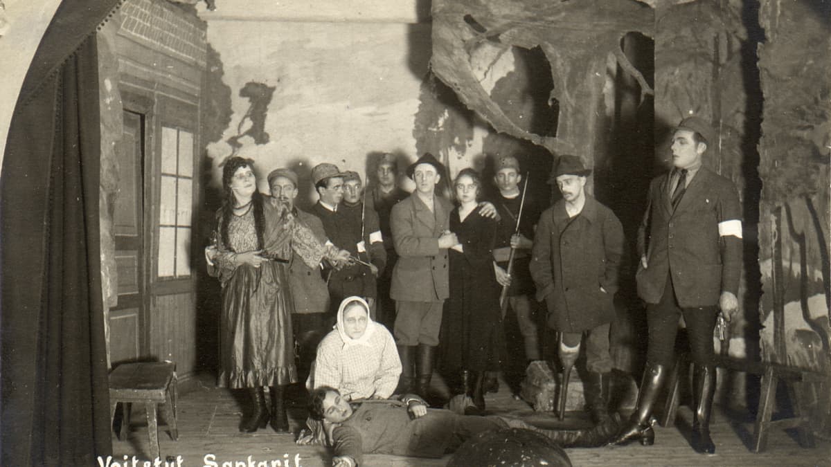 Voitetut sankarit, Helsingin Työväen Näyttämön esitys vuonna 1923. 