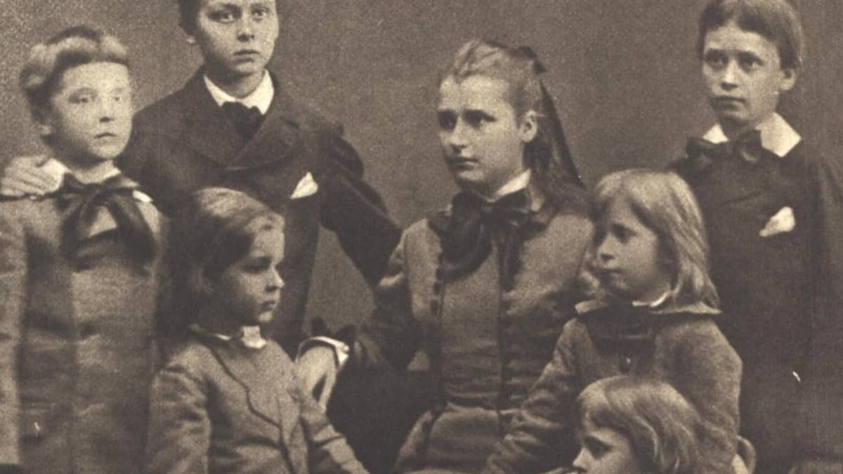 Mannerheimin lapset vuonna 1881. 