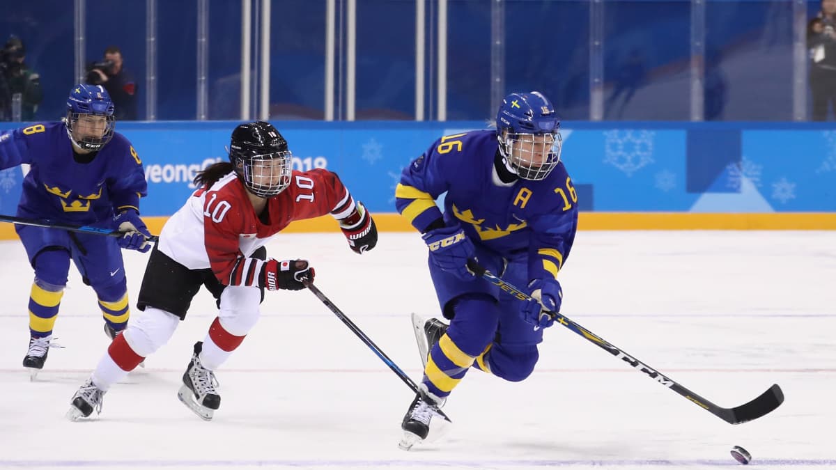 Pernilla Winberg luistelee karkuun Japanin Haruna Yoneyamalta Korean olympialaisissa 2018.